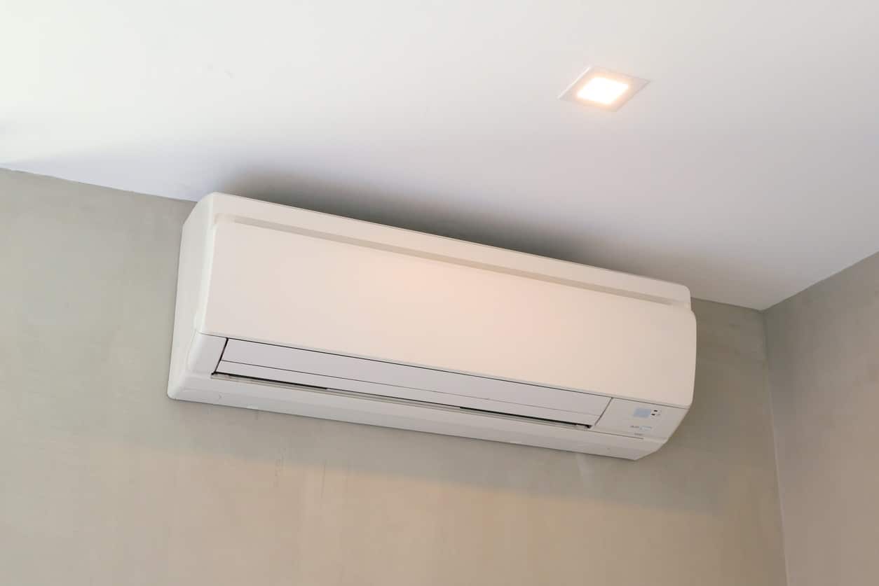 Signs Your Air Conditioning Unit Needs Professional Maintenance